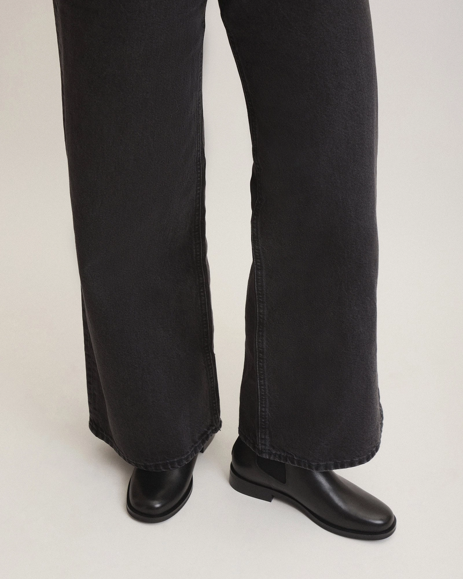 GABE FLAT ANKLE BOOTS BLACK LEATHER