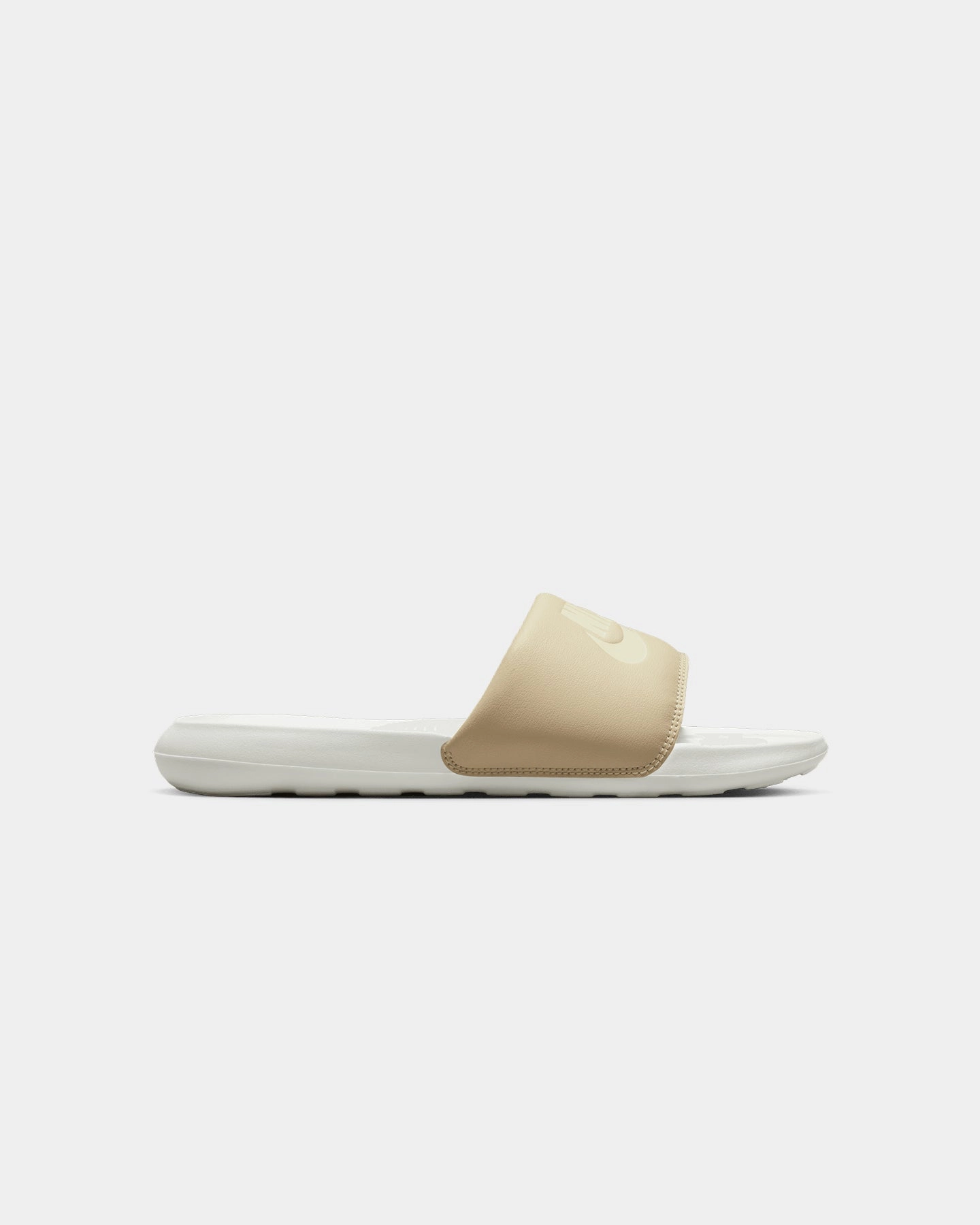 Nike Women's Victori One Sanddrift/Coconut