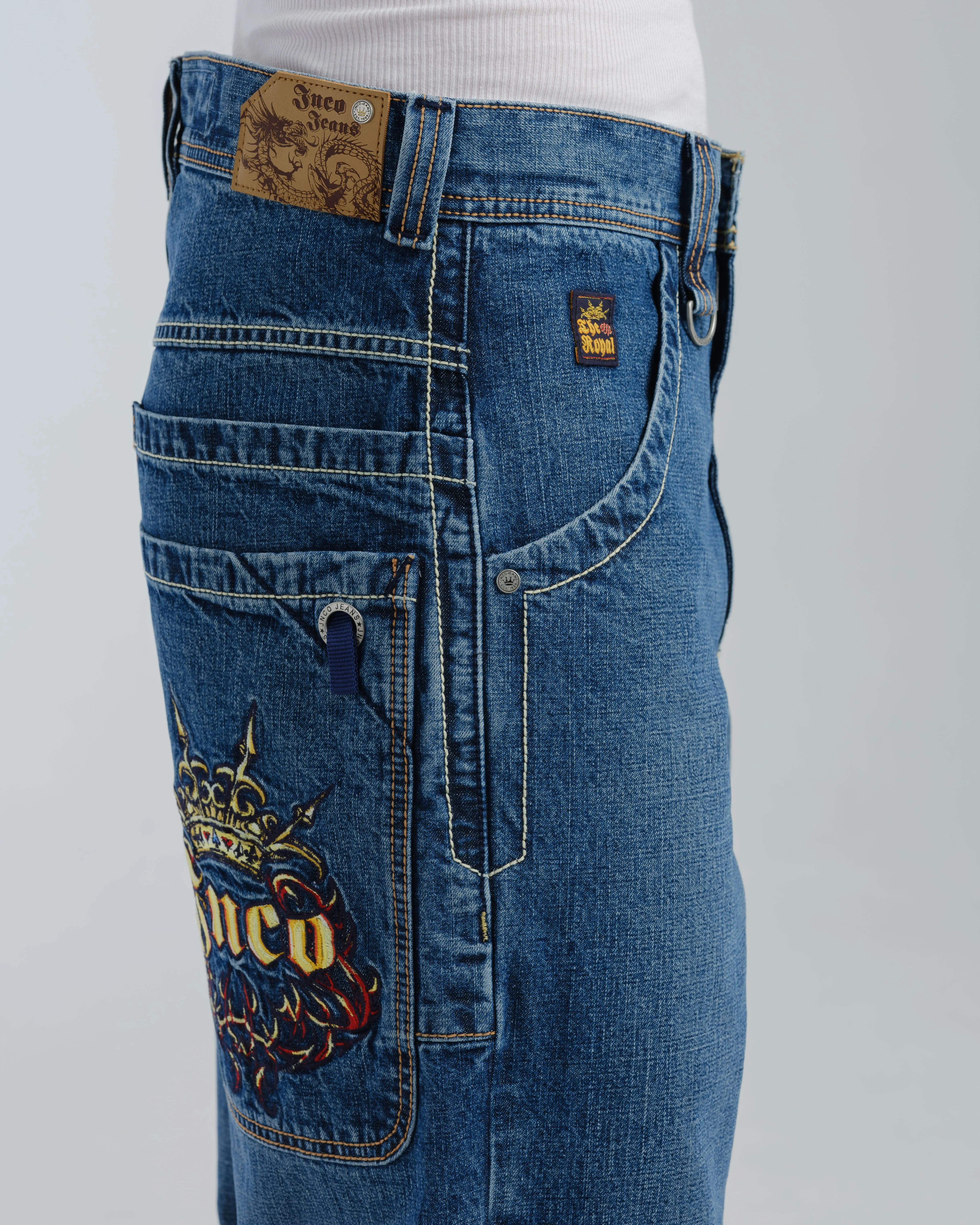 Royal. 23. Hand-Sand Dark Stone.